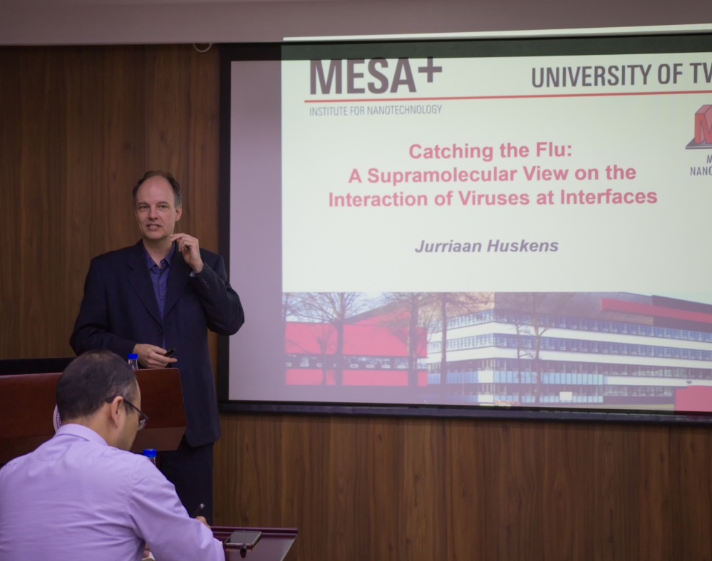 Prof. Jurriaan Huskens visited Tsinghua University and gave a lecture
